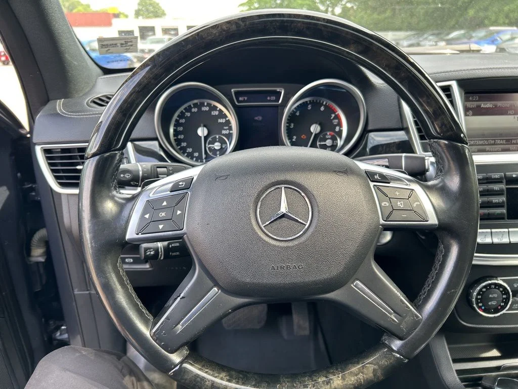 Used 2014  Mercedes-Benz GL 550 image 10