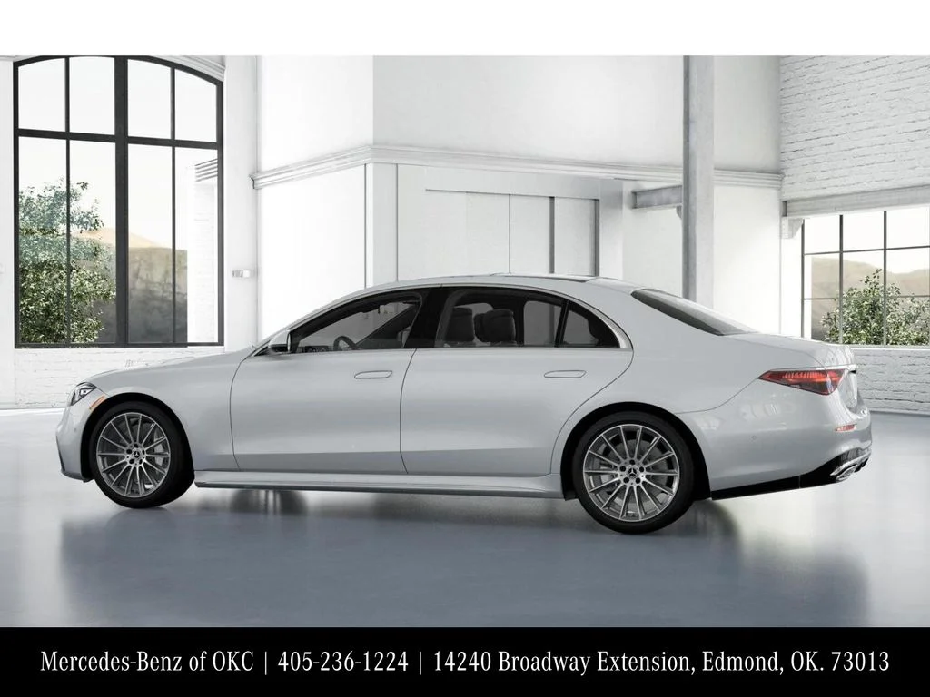 New 2026 White Mercedes-Benz S 580 image 32