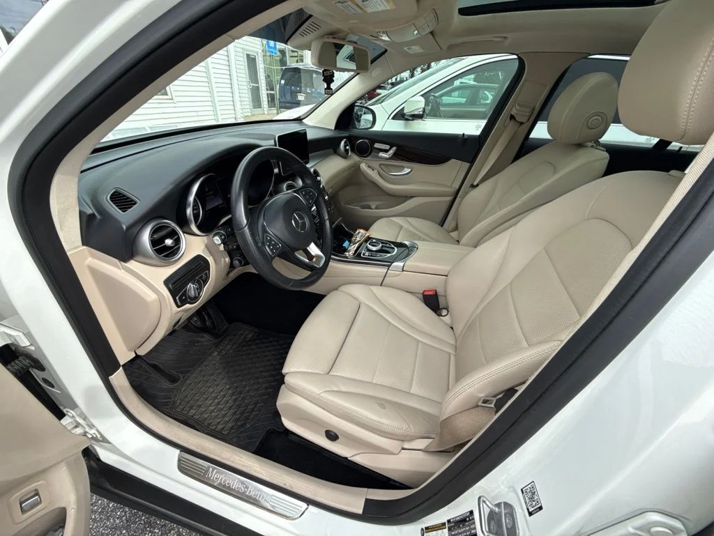 Used 2019  Mercedes-Benz GLC 300 image 7