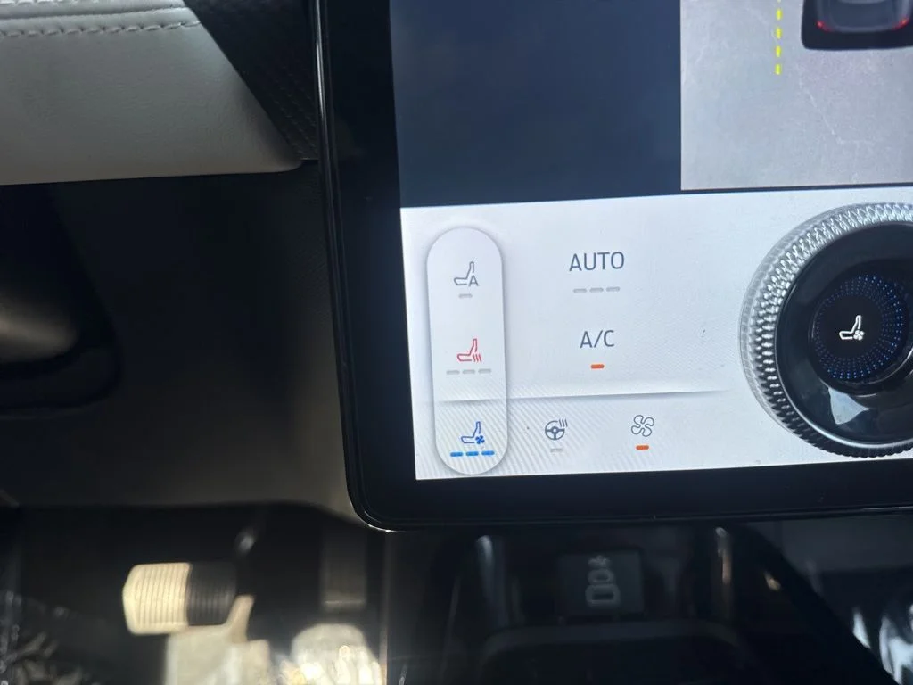 Used 2025 White Ford Premium image 19