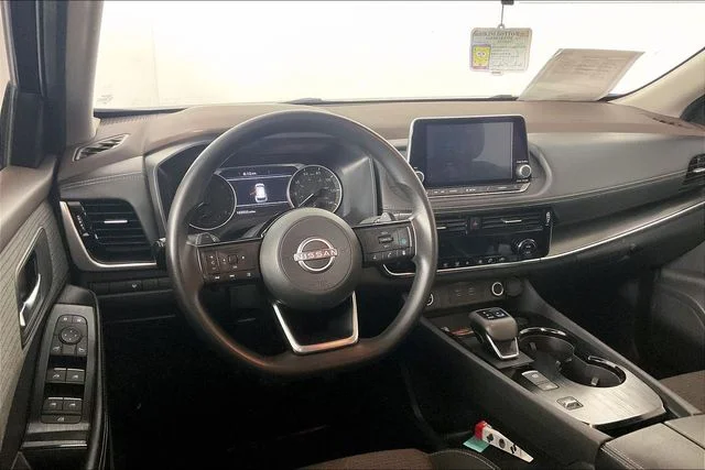 Used 2022 Blue Nissan SV image 3