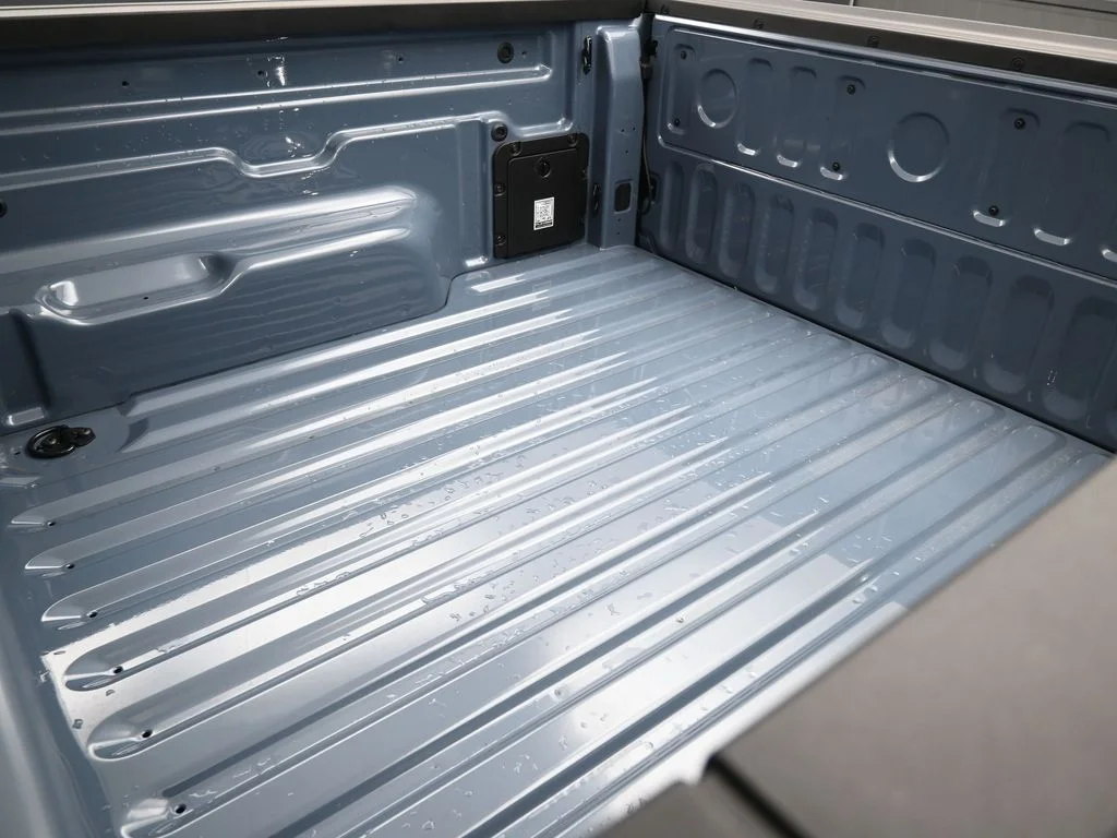 New 2025 Azure Gray Metallic Tri-Coat Ford XLT image 21