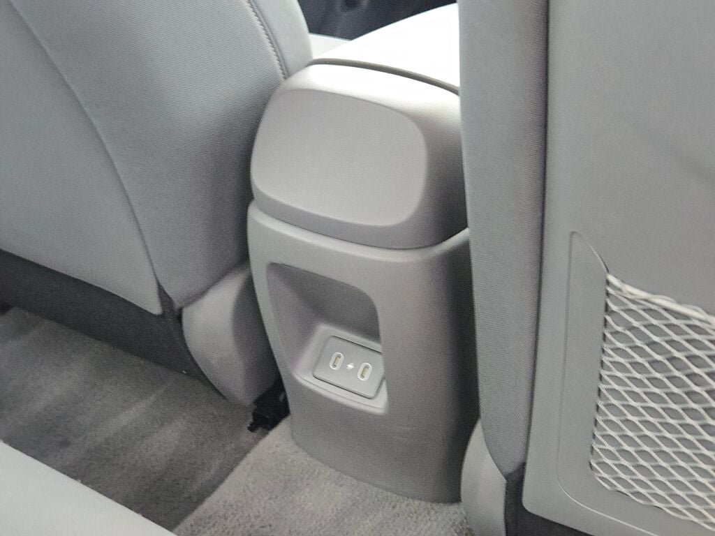 Used 2025 Black Hyundai SEL Convenience image 10
