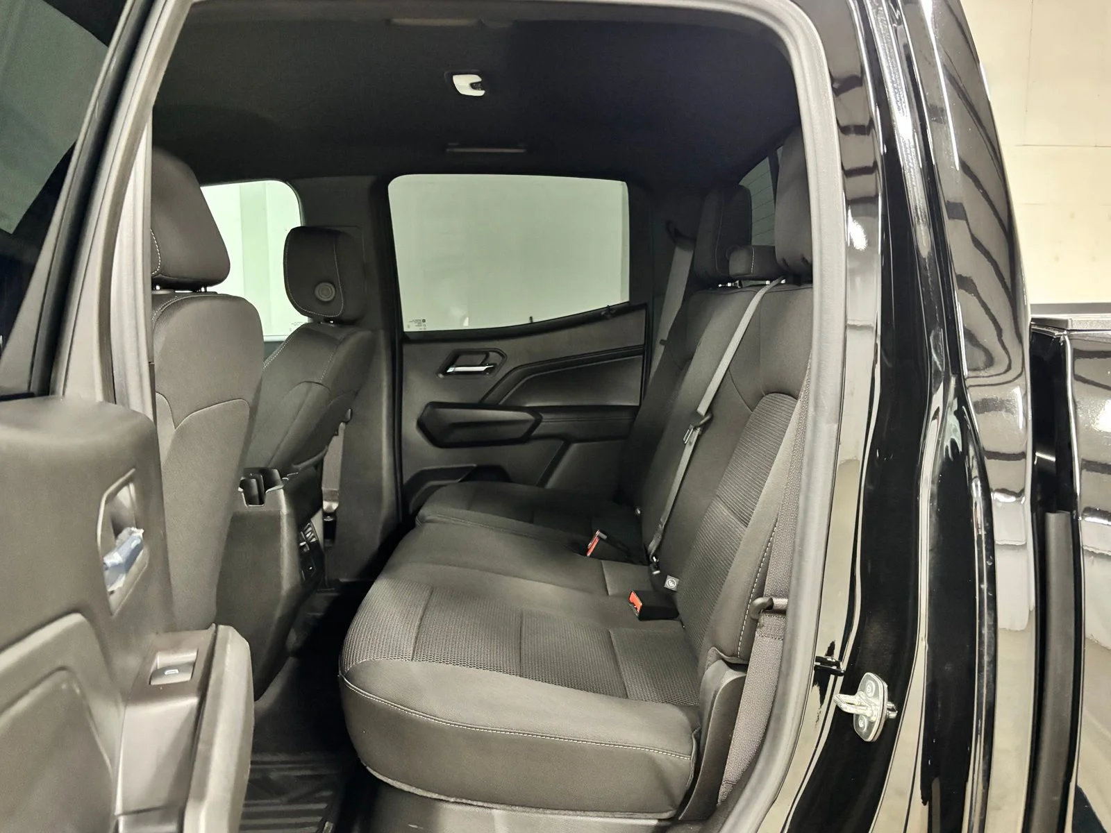 Used 2025 Black GMC Elevation image 19