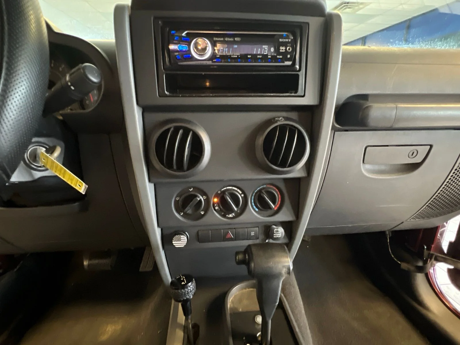 Used 2007 Red Rock Crystal Pearlcoat Jeep Unlimited X image 19