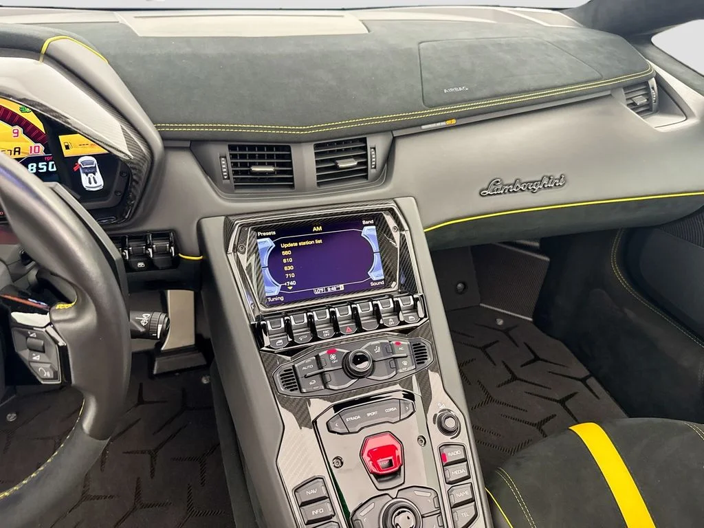 2017 Lamborghini Aventador Superveloce - Photo 24