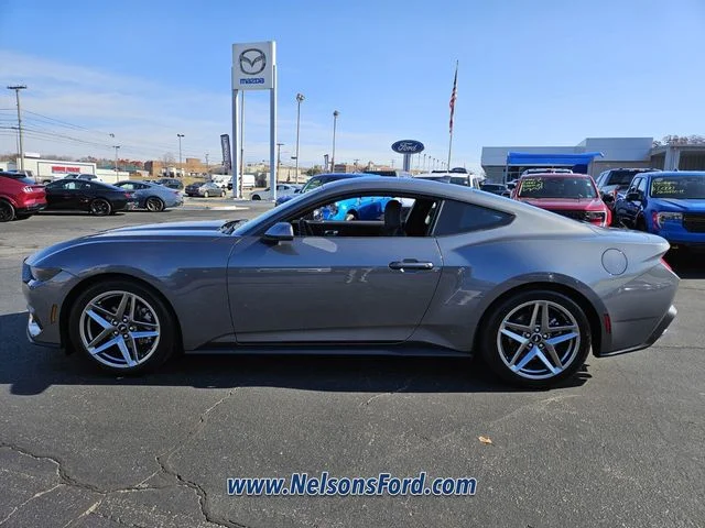 2026 Ford Mustang EcoBoost Fastback - Photo 4