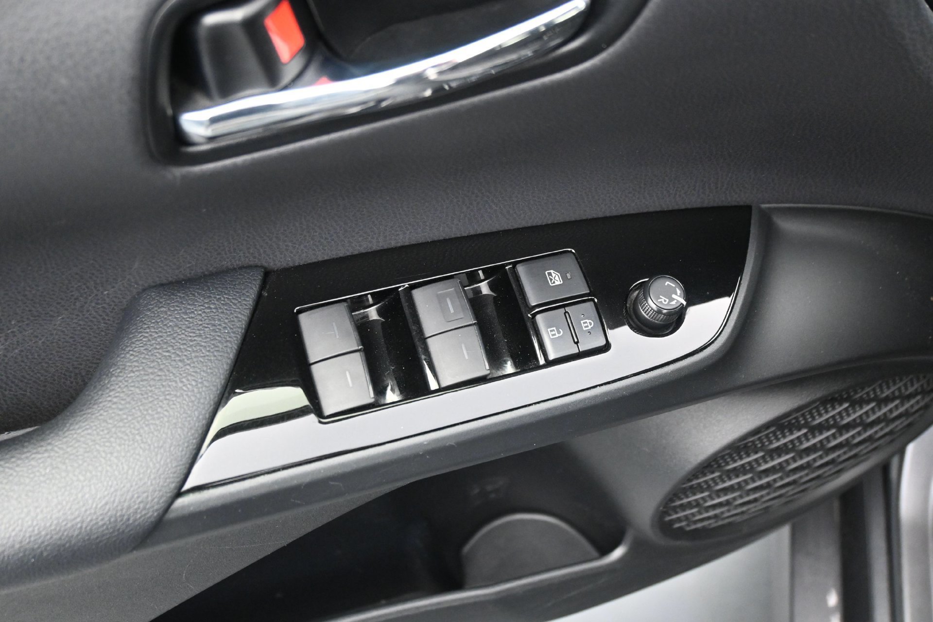 Used 2019 Magnetic Gray Metallic Toyota LE AWD-e image 21