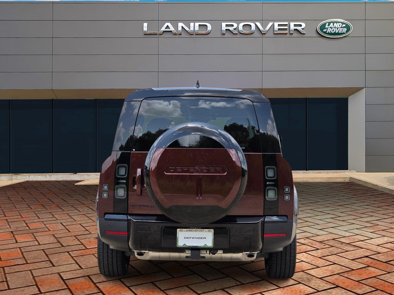 New 2026 Sedona Red Land Rover S image 5