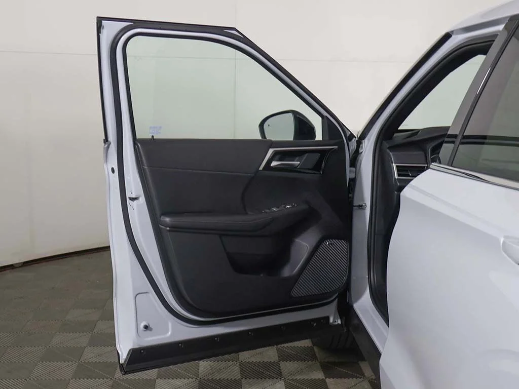 New 2026 White Mitsubishi LE image 20