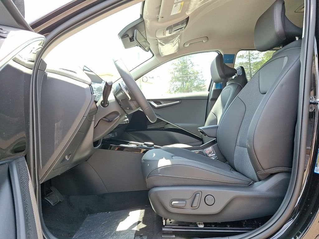 New 2026 Aurora Black Pearl Kia WIND image 6