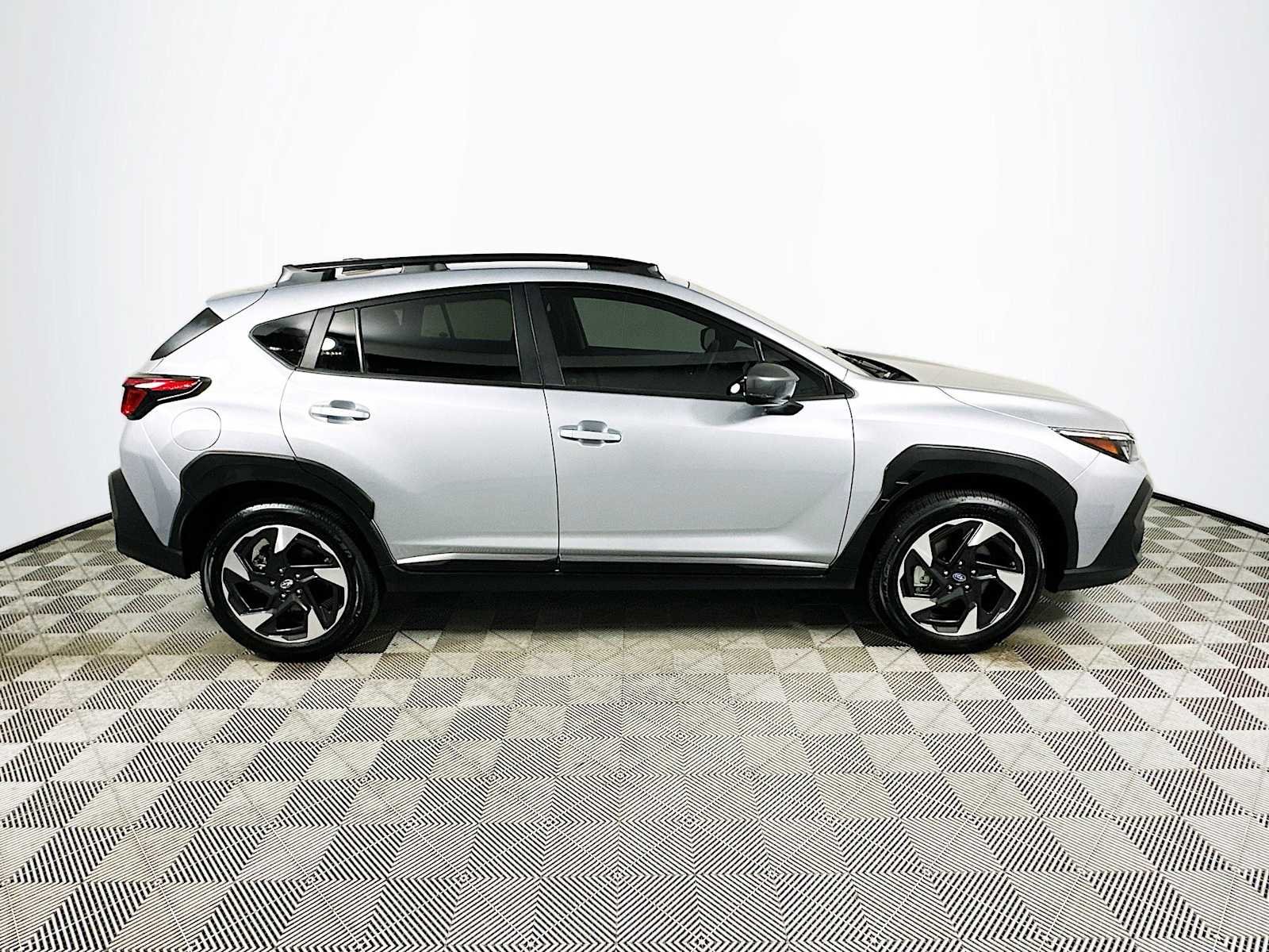 Certified Used 2025 Ice Silver Metallic Subaru Limited image 8