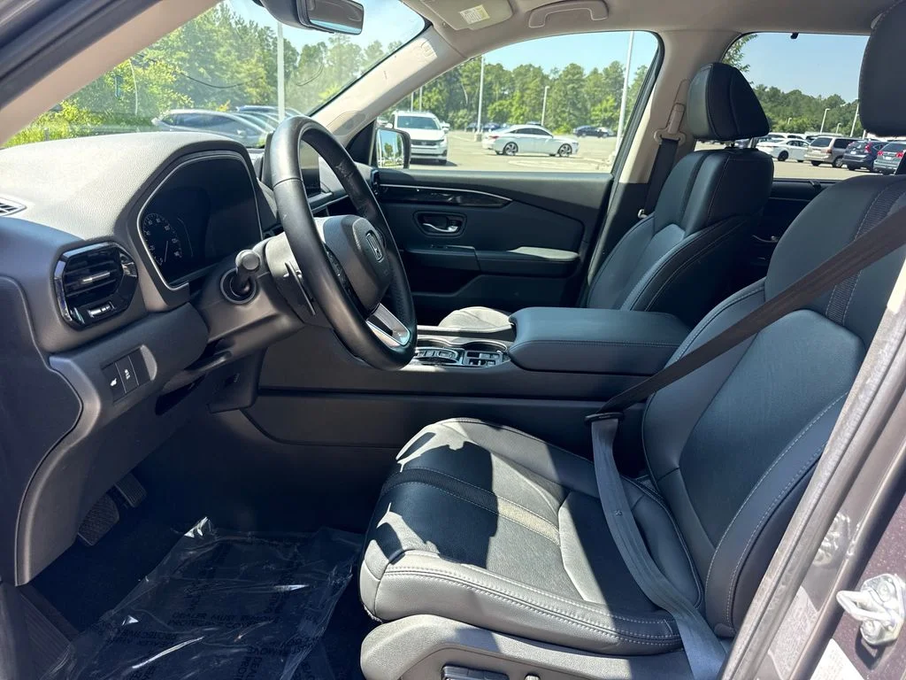 Used 2025 Modern Steel Metallic Honda EX-L image 12