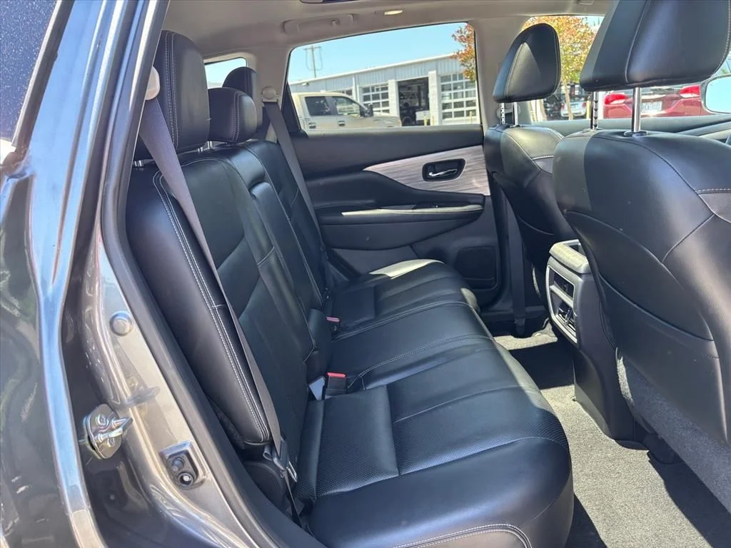 Used 2016 Gray Nissan SL image 14