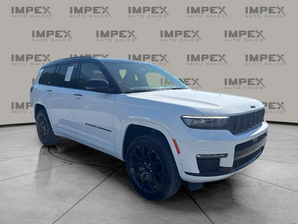Used 2025 White Jeep Summit image 7
