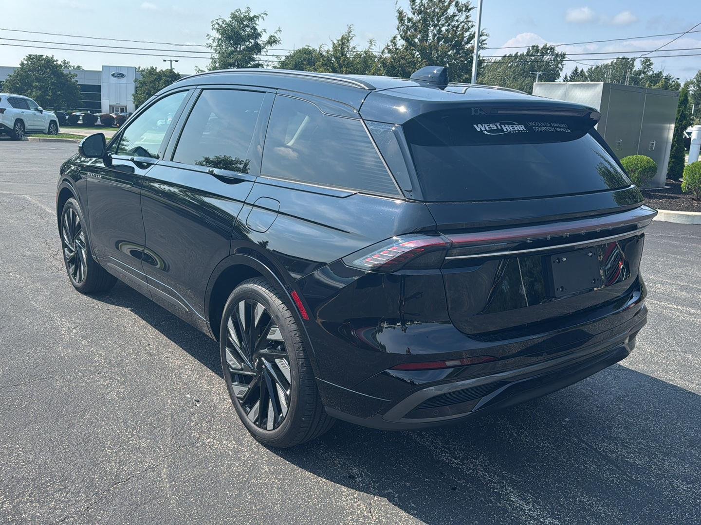 Used 2026 Infinite Black Metallic Clearcoat Lincoln Reserve image 3
