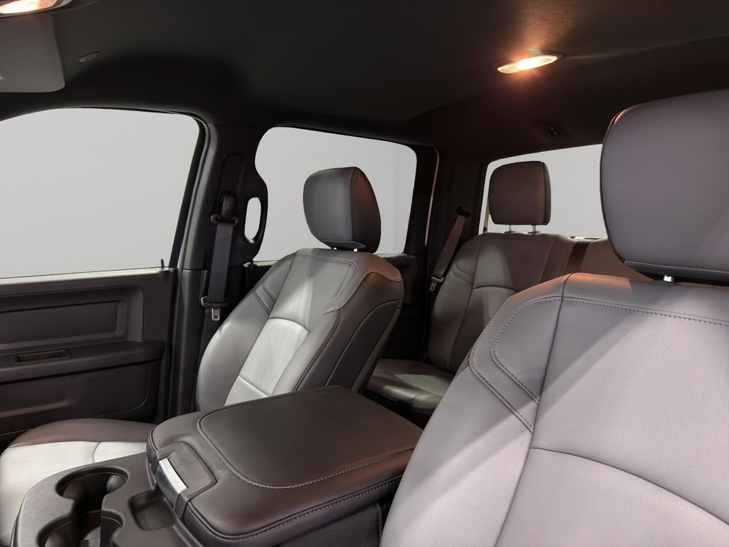 New 2026 Bright White Clear-Coat Exterior Paint RAM Tradesman image 5