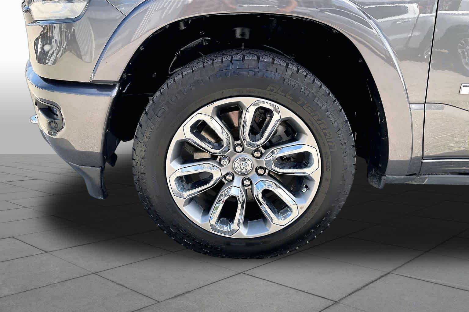 Used 2022 Granite Crystal Metallic Clearcoat Ram Laramie image 11