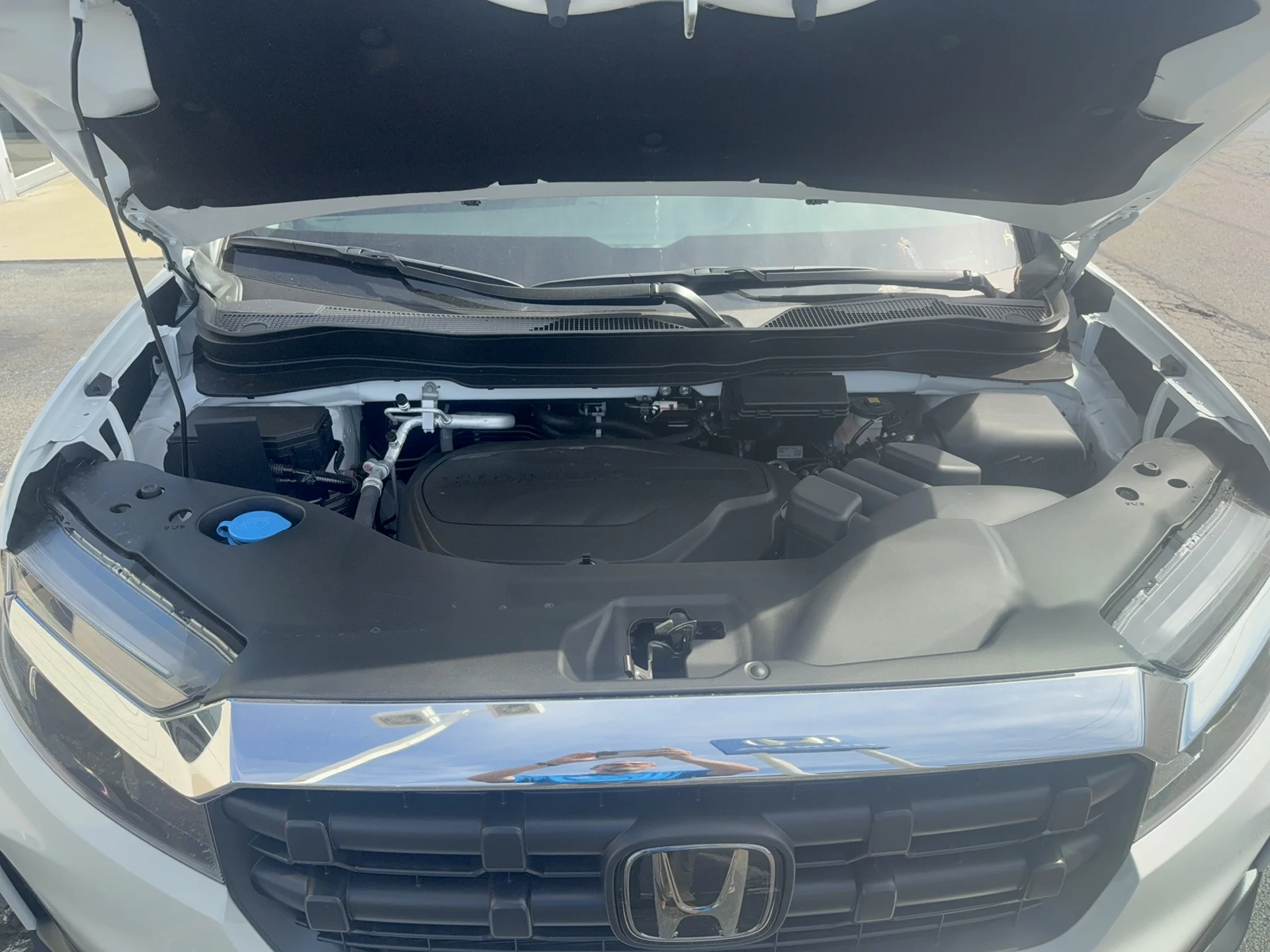 New 2026 Platinum White Pearl Honda RTL image 16