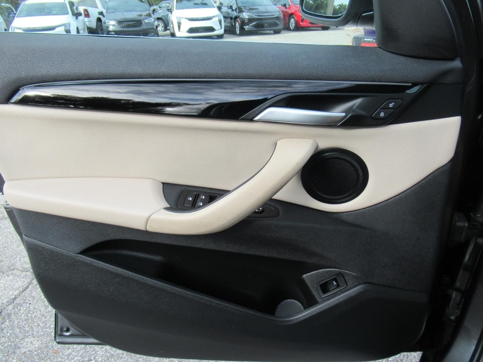 Used 2022 Gray BMW sDrive28i image 21