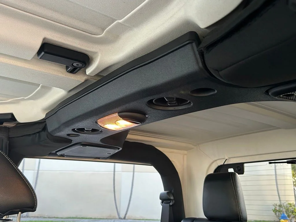 Used 2016 Silver Jeep Sahara image 34