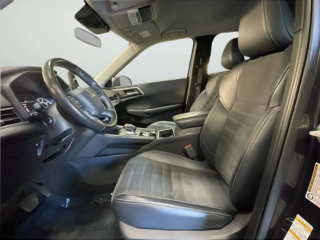 Used 2024 Gray Mitsubishi SE image 11
