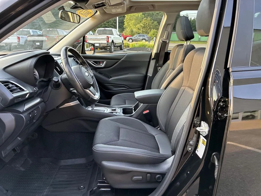 Used 2023 Crystal Black Silica Subaru Premium image 21