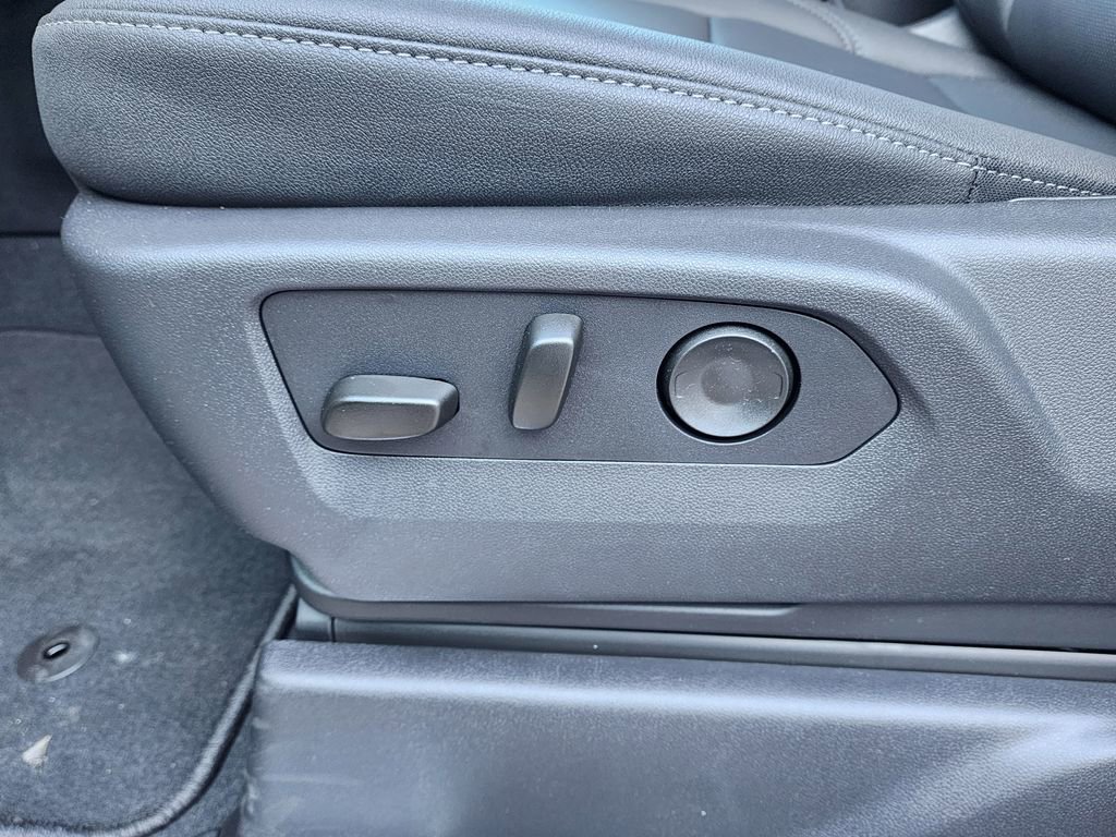 2026 GMC Sierra 1500 SLT - Photo 19