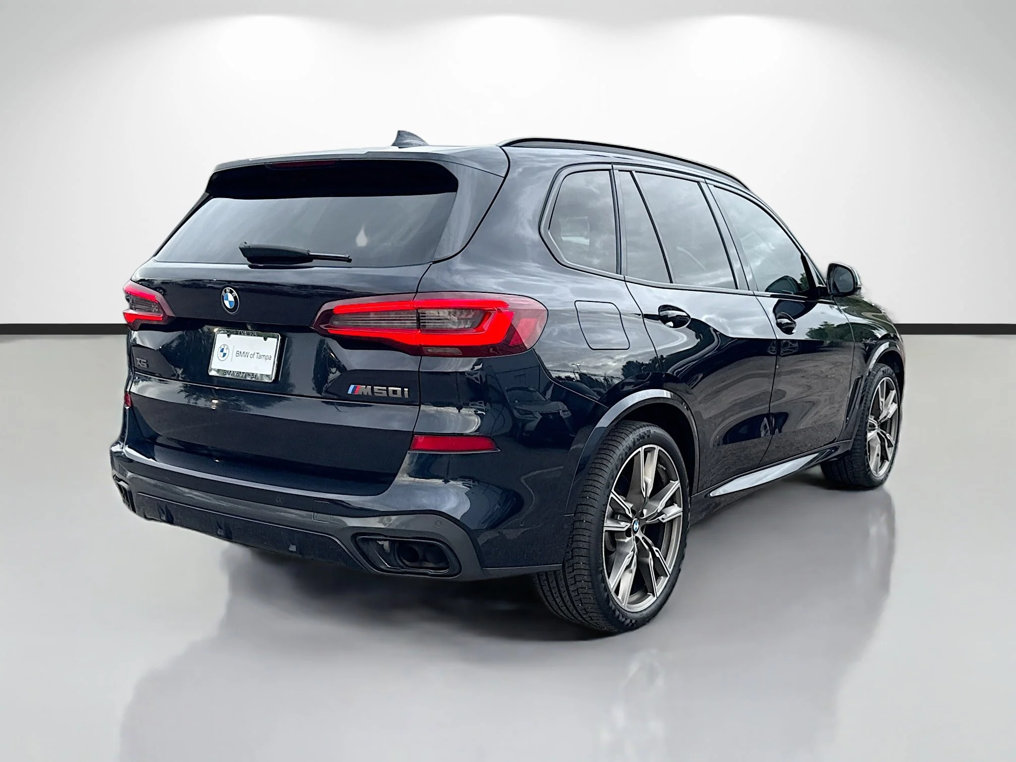 Used 2021 Carbon Black Metallic BMW M50i image 3