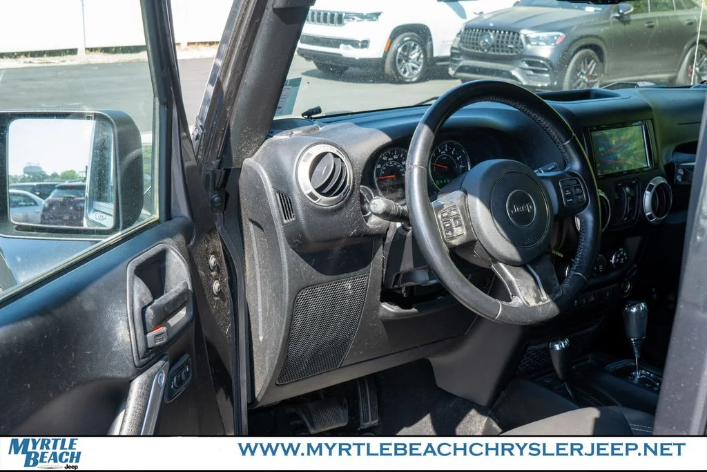 Used 2018 Granite Crystal Metallic Clearcoat Jeep Unlimited Sahara image 17