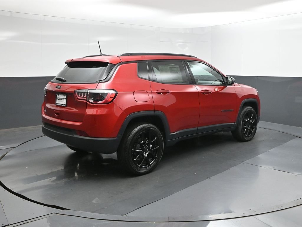 New 2026 Red Hot Pearlcoat Jeep Latitude image 8