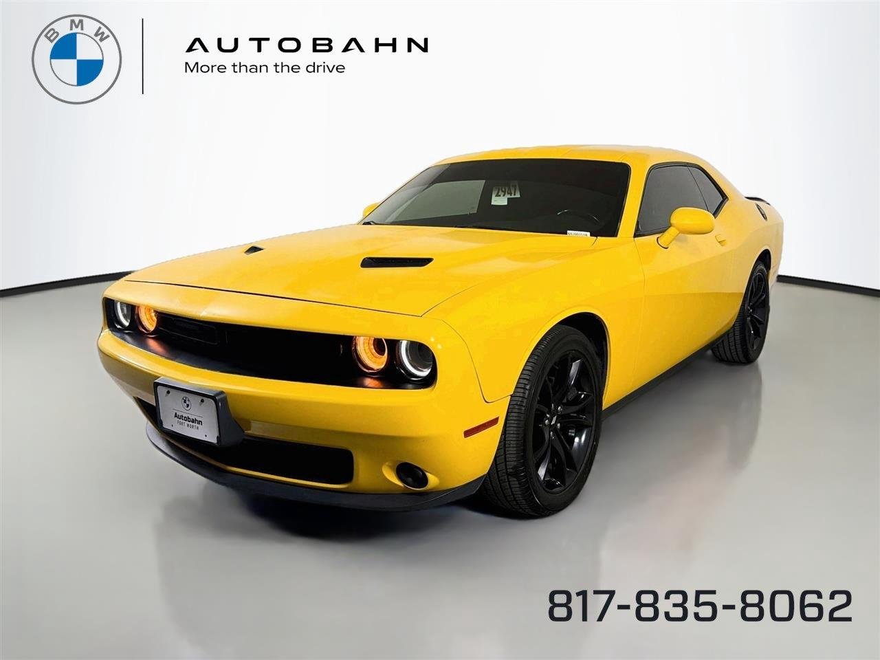 Used 2018 Pitch Black Clearcoat Dodge SXT image 1