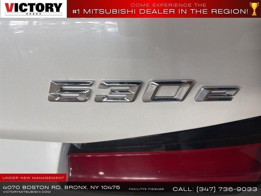 Used 2022 White BMW 530e iPerformance image 21