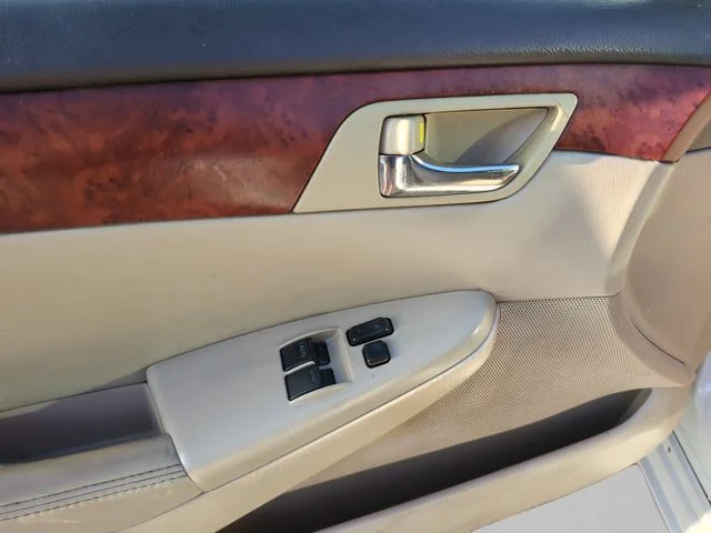 Used 2006  Toyota SLE image 19