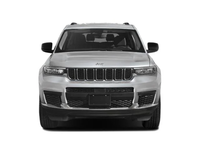 Used 2023 Baltic Gray Metallic Clearcoat Jeep Laredo image 7