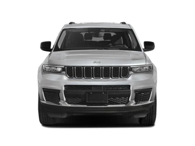 Used 2023 Silver Zynith Jeep Laredo image 7