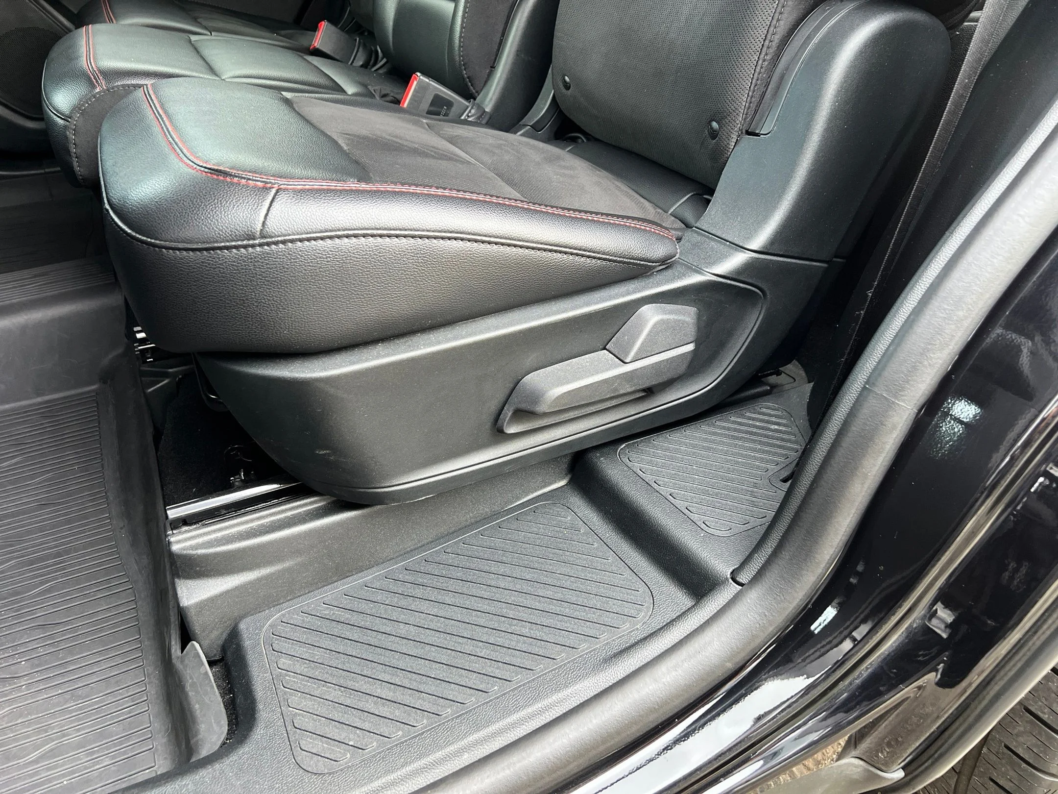 Used 2023 Black Ford ST-Line image 28
