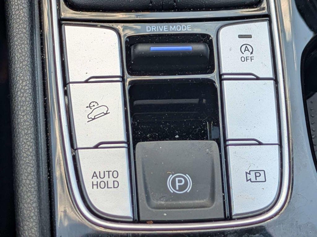 New 2026 Black Hyundai SE FWD image 23