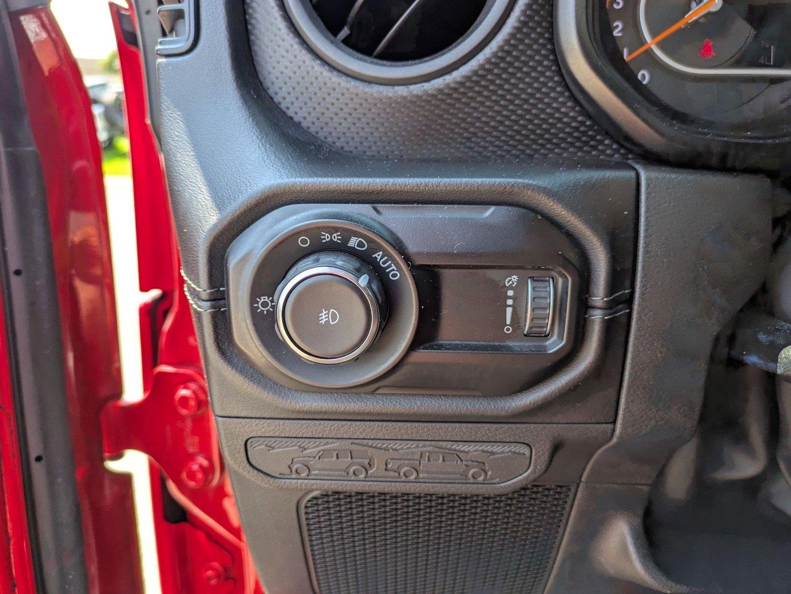 Used 2024 Firecracker Red Clearcoat Jeep Rubicon image 15