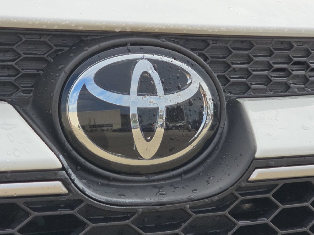 Certified Used 2020 White Toyota XLE image 35