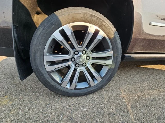 Used 2018 Iridium Metallic GMC Denali image 23