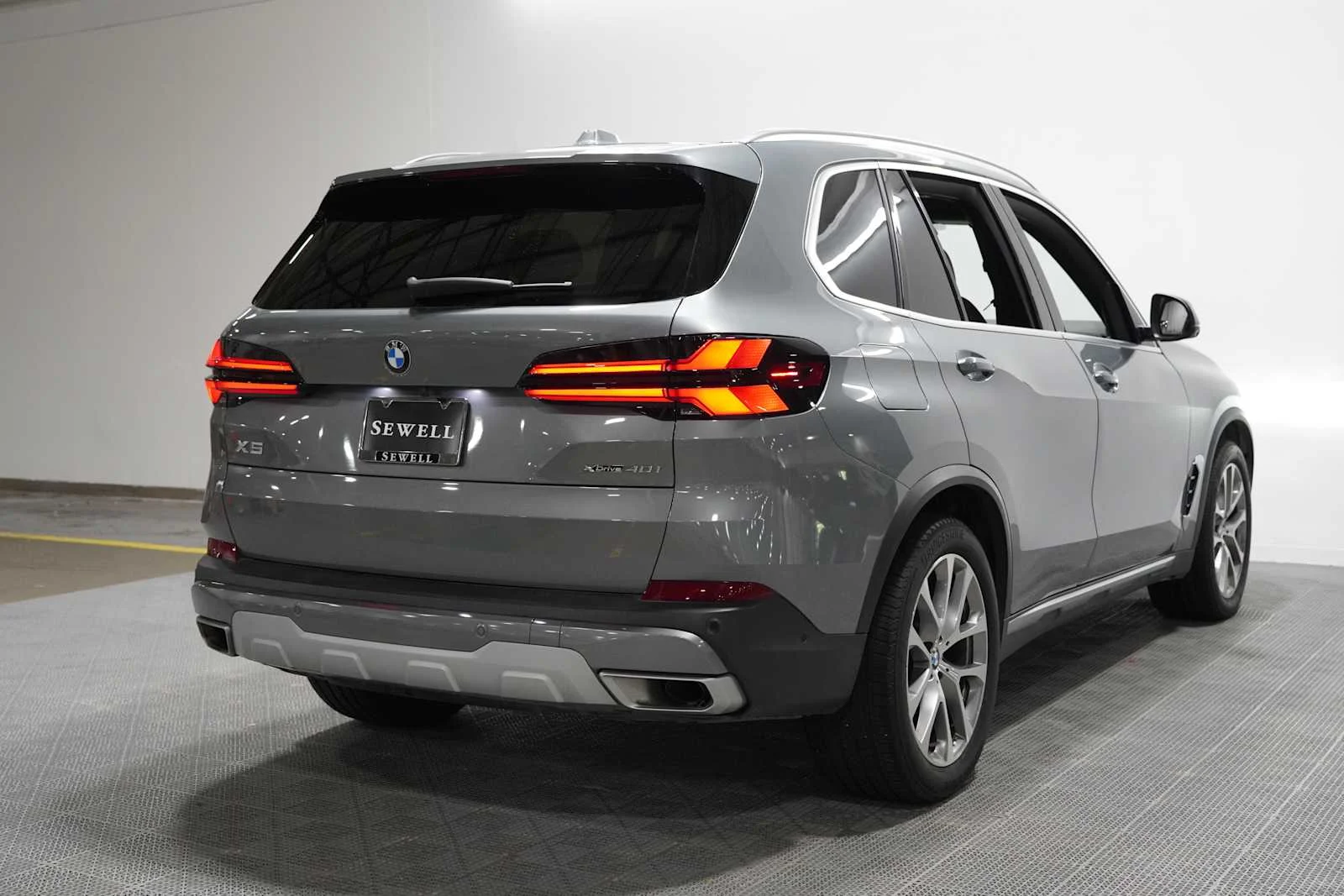 Used 2024 Not Available BMW xDrive40i image 4