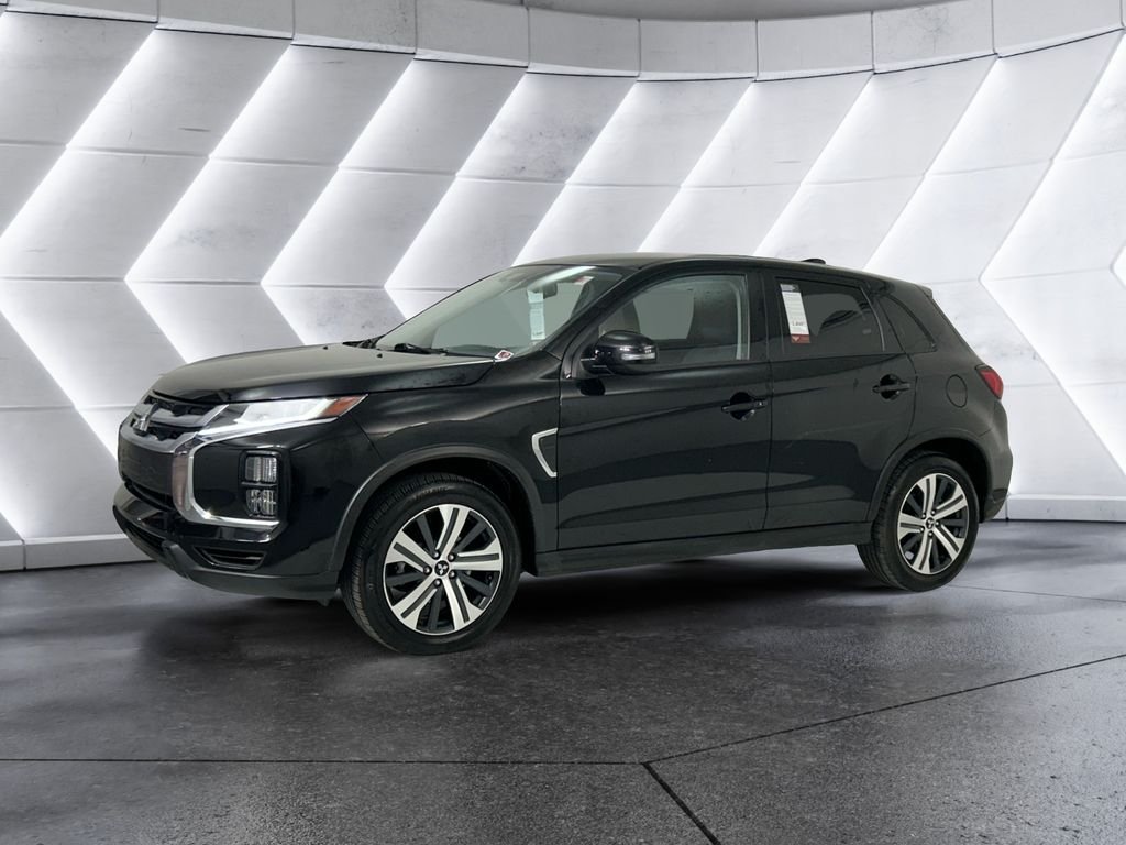 Used 2024 Black Mitsubishi 2.0 SE image 3