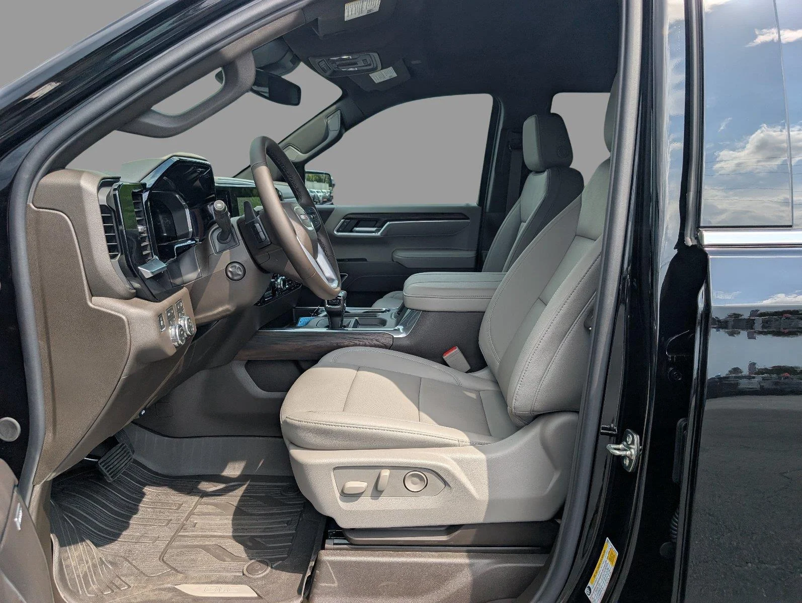 New 2026 Onyx Black GMC SLT image 16