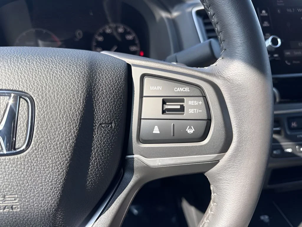 Used 2025 Black Honda RTL image 17