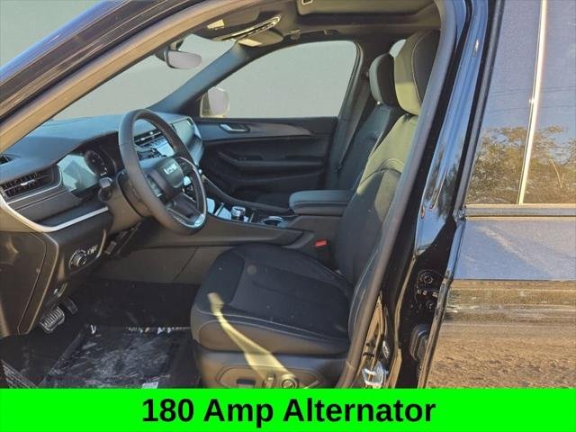 New 2025 Diamond Black Crystal Pearl-Coat Exterior Paint Jeep Laredo X image 10