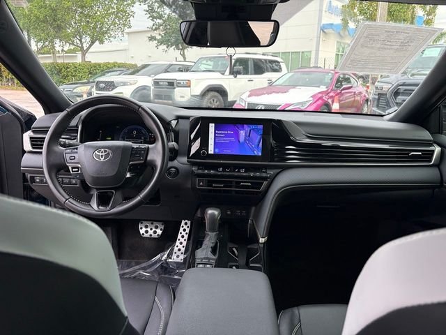 2025 Toyota Camry SE - Photo 25