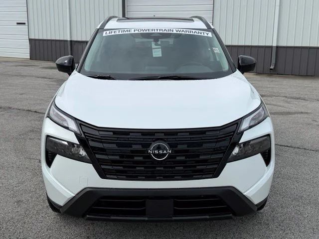New 2026 Everest White Pearl TriCoat Nissan Dark Armor image 2
