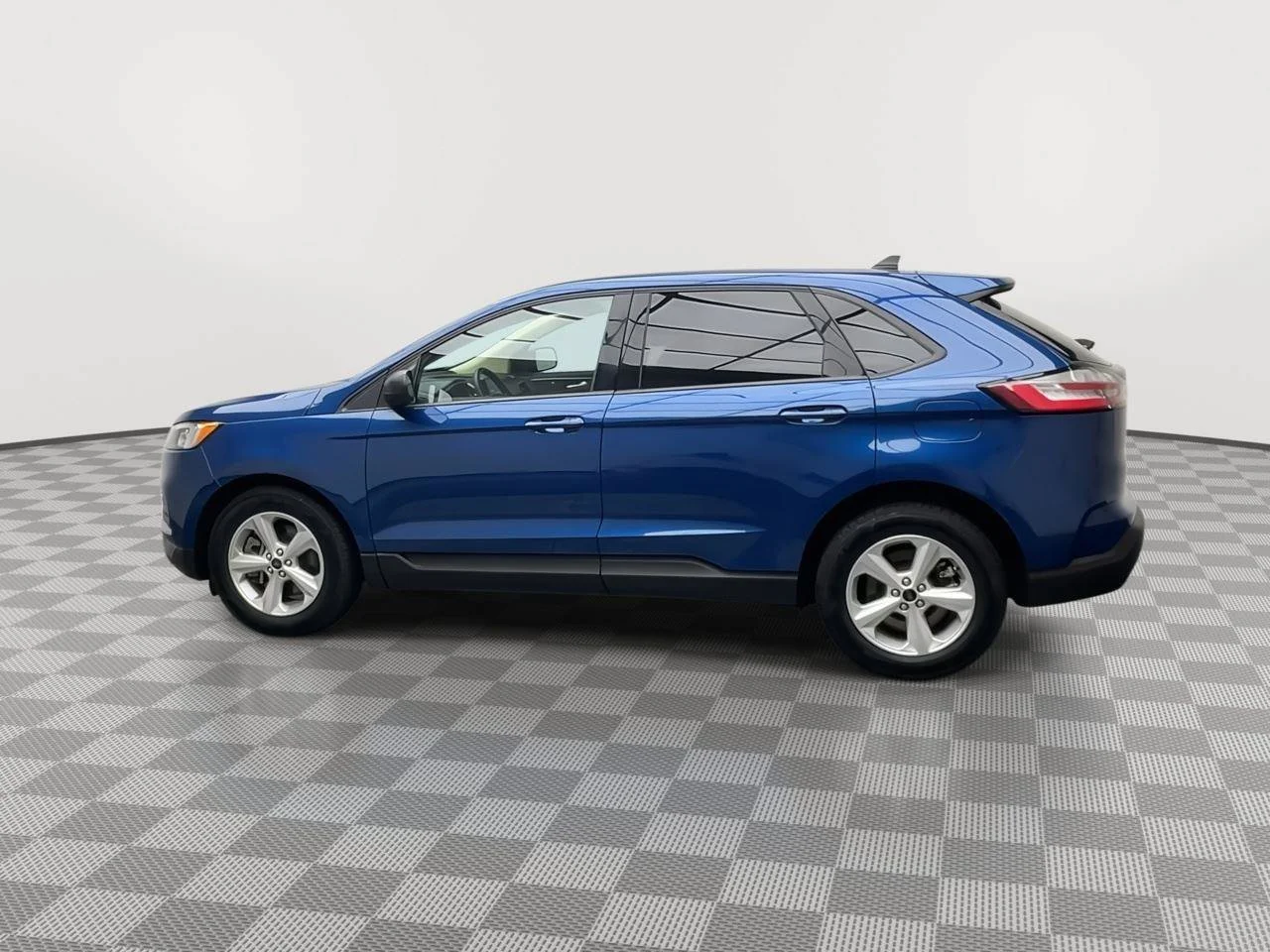 Used 2023 Blue Ford SE image 31