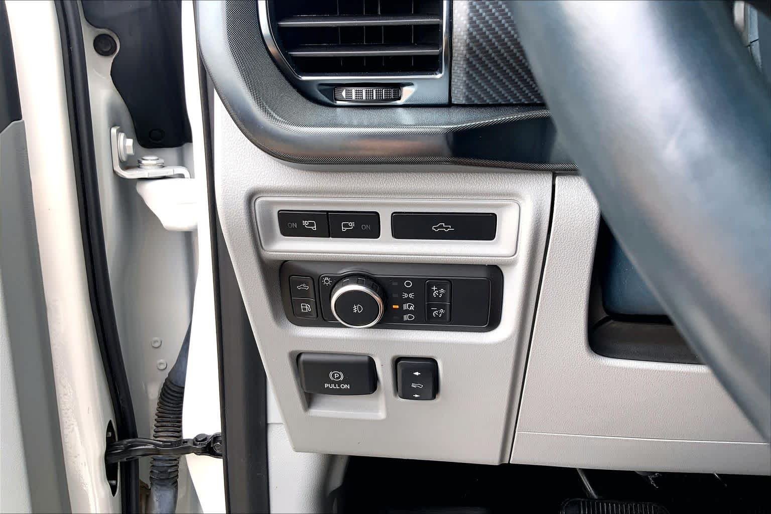 Used 2021 Star White Metallic Tri-Coat Ford Limited image 36